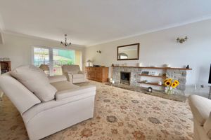 22' Lounge- click for photo gallery